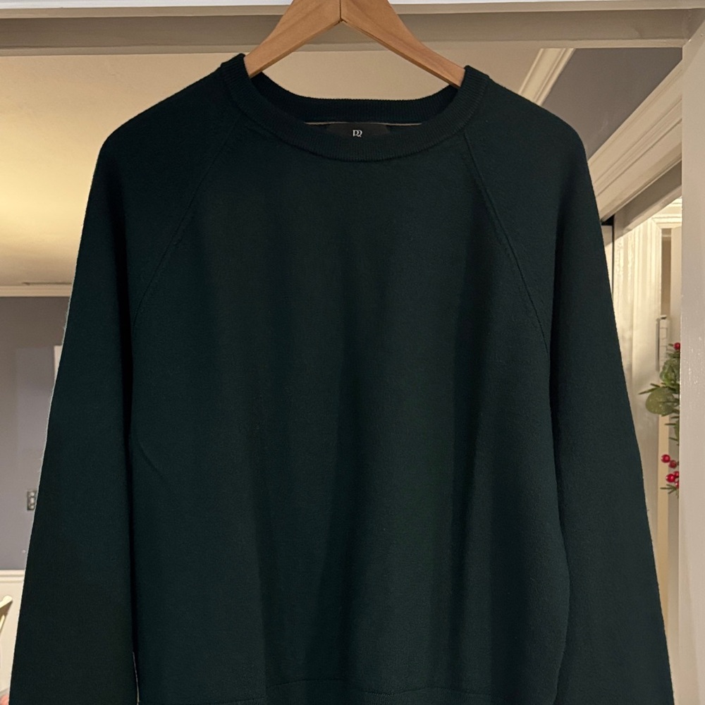Men's Banana Republic Merino Wool Crew Neck Sweater, Dark Green, XL.